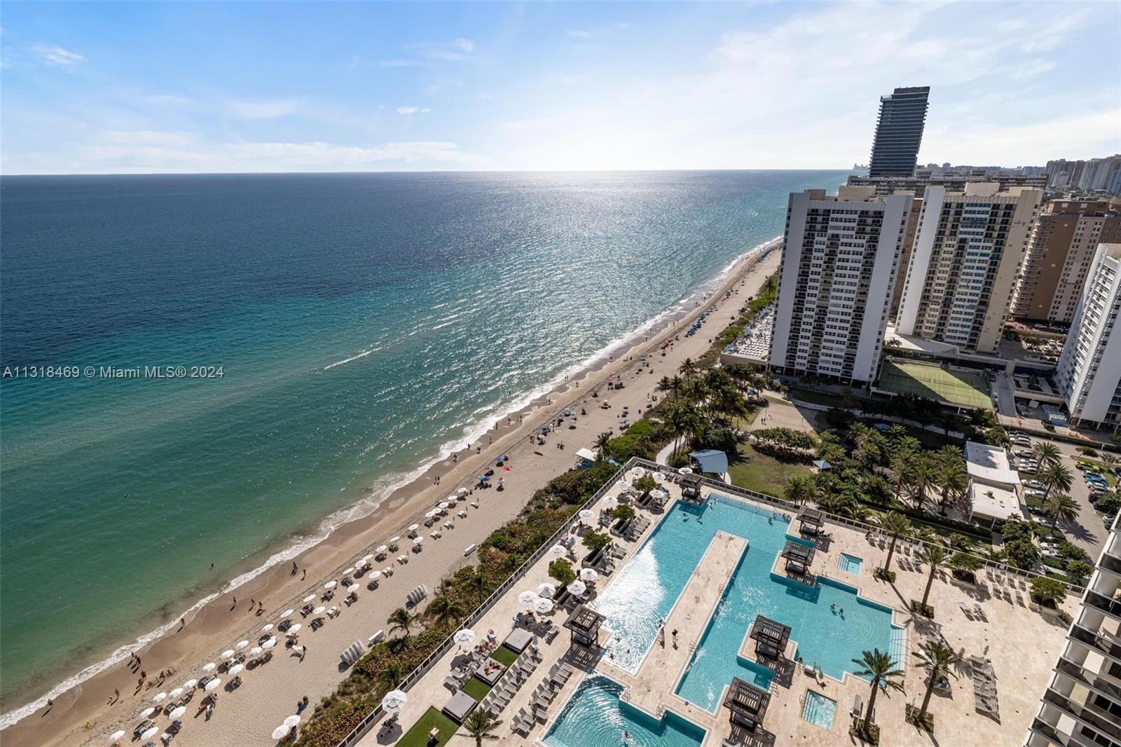 1830 Ocean Dr, Hallandale Beach, Florida 33009, 3 Bedrooms Bedrooms, ,3 BathroomsBathrooms,Residential,For Sale,BEACH CLUB TWO CONDO,Ocean Dr,A11318469