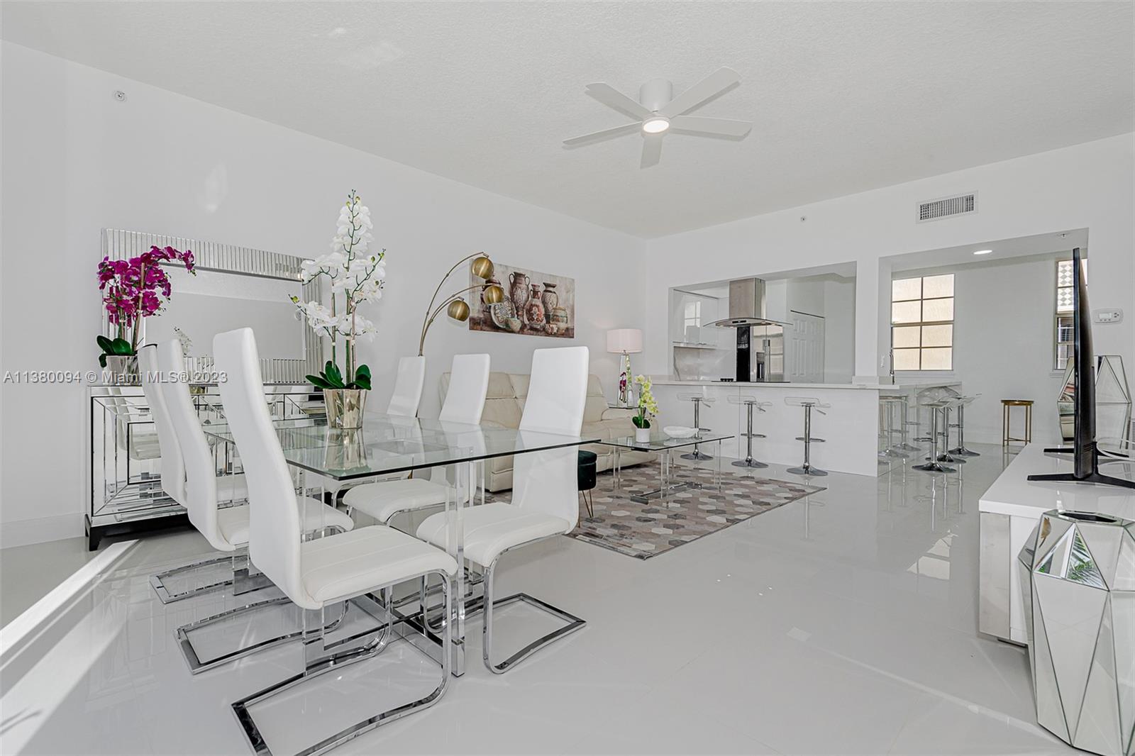 2071 Ocean Dr, Hallandale Beach, Florida 33009, 3 Bedrooms Bedrooms, ,2 BathroomsBathrooms,Residential Lease,For Rent,2080 OCEAN DRIVE CONDO,Ocean Dr,A11380094