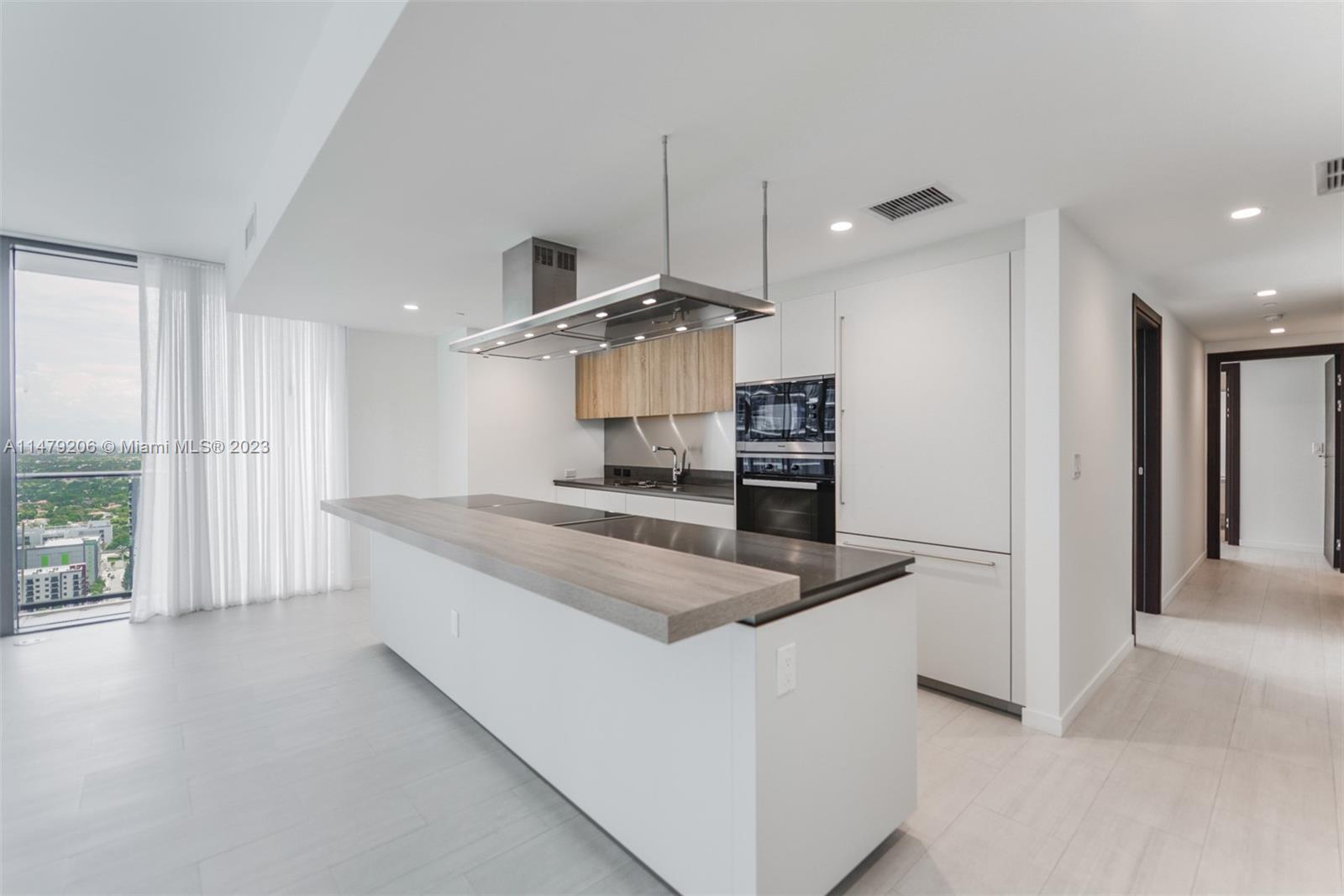 1000 Brickell Plz, Miami, Florida 33131, 3 Bedrooms Bedrooms, ,3 BathroomsBathrooms,Residential Lease,For Rent,BRICKELL FLATIRON CONDO,Brickell Plz,A11479206