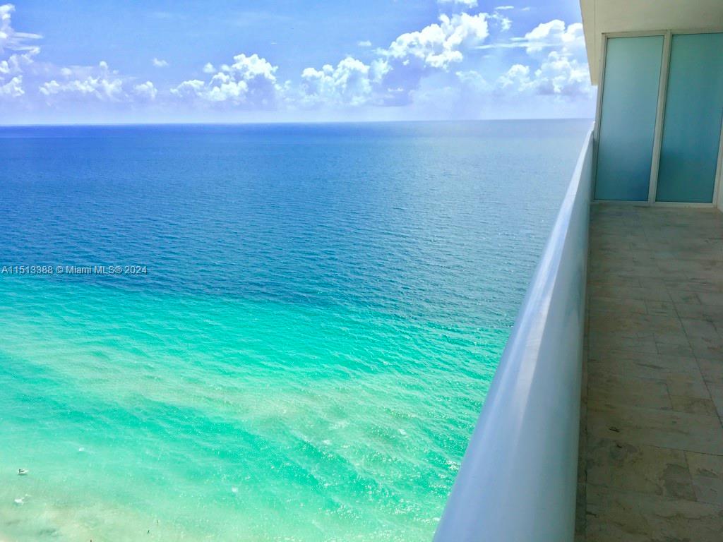 1830 Ocean Dr, Hallandale Beach, Florida 33009, 3 Bedrooms Bedrooms, ,2 BathroomsBathrooms,Residential,For Sale,BEACH CLUB TWO,Ocean Dr,A11513388