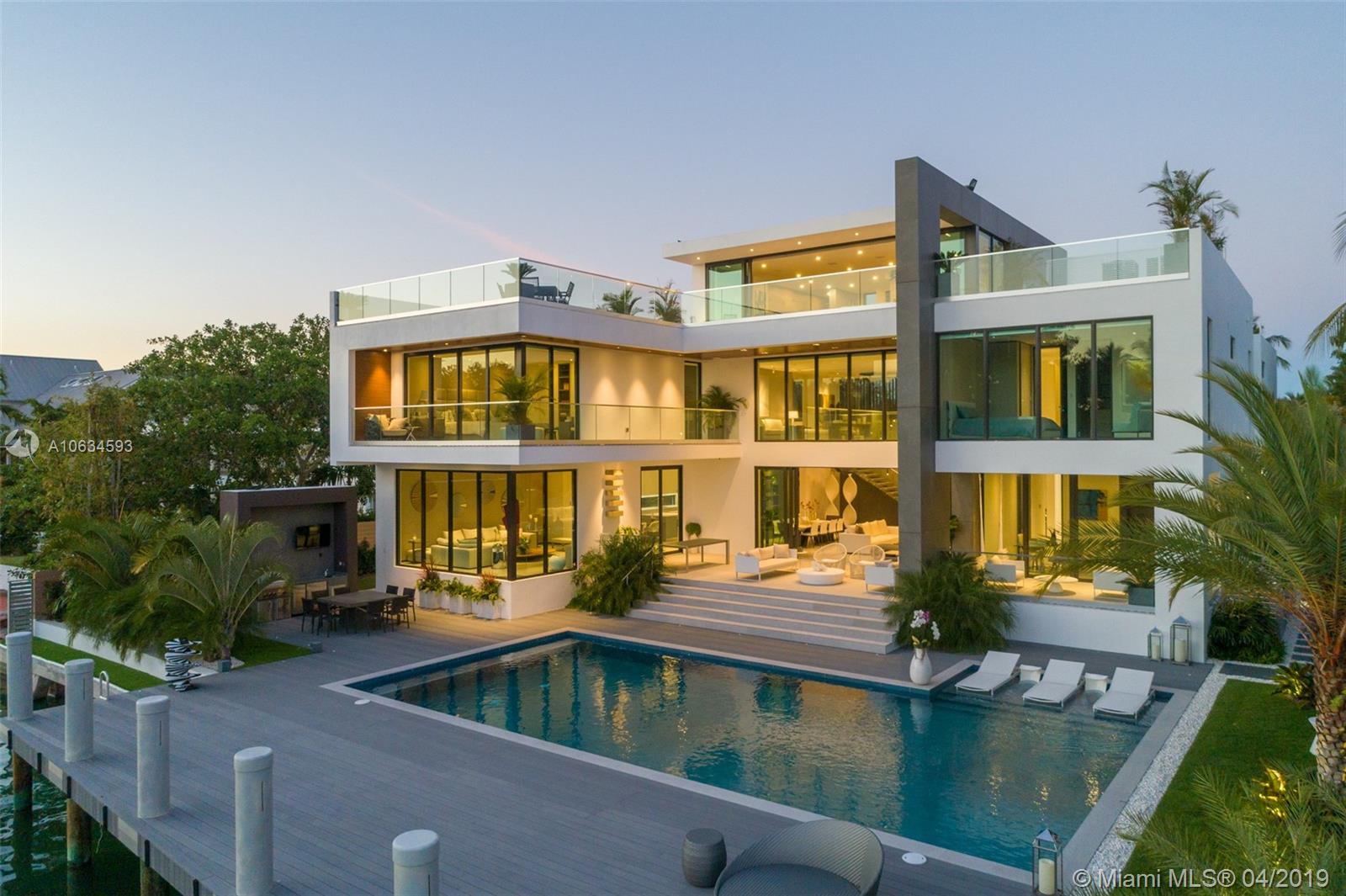 880 HARBOR DRIVE, Key Biscayne, Florida 33149, 7 Bedrooms Bedrooms, ,9 BathroomsBathrooms,Residential,Sold,CAPE FLORIDA SUB SEC 1,HARBOR DRIVE,A10634593