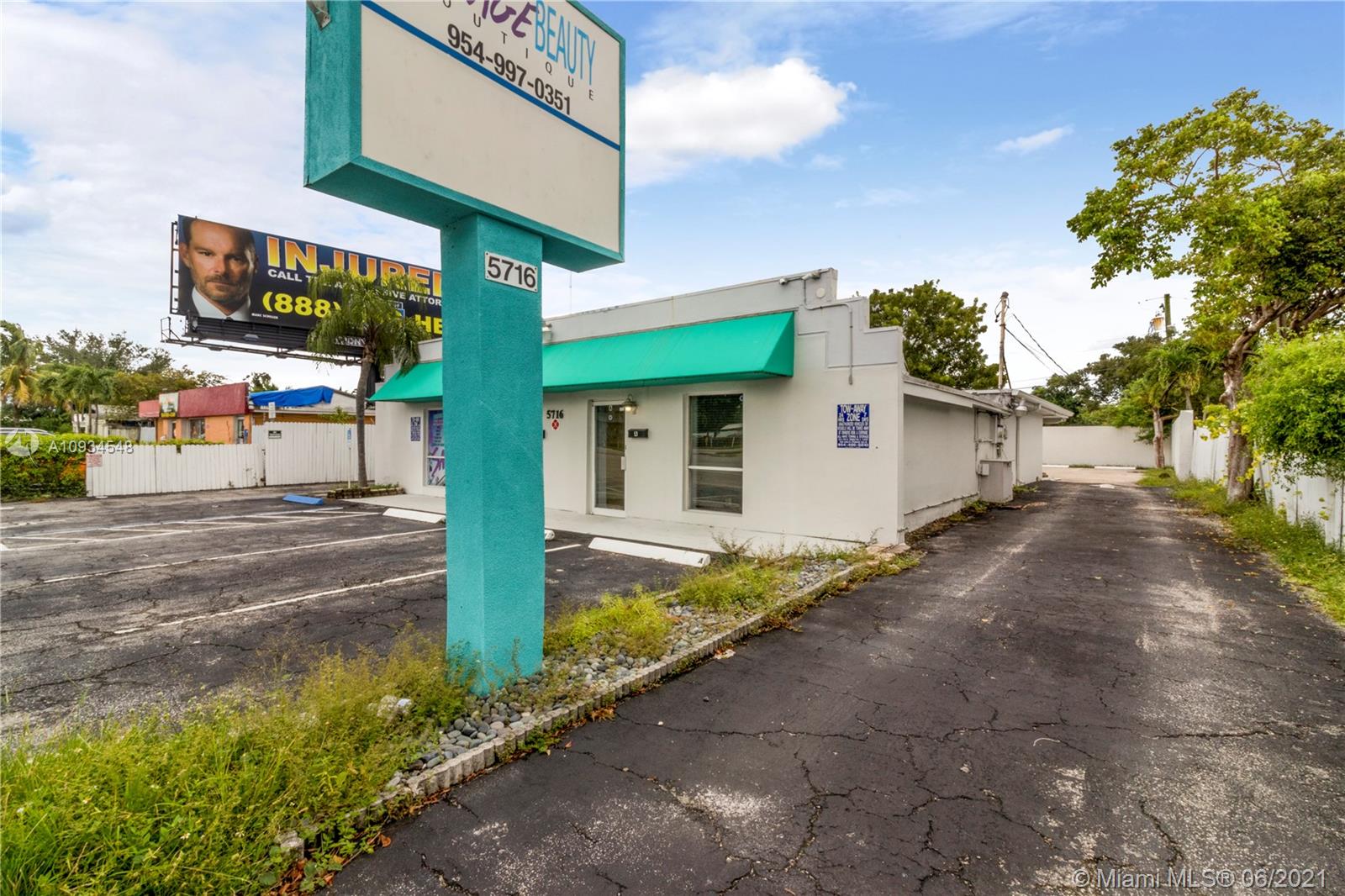 5716 Hallandale Beach Blvd, West Park, Florida 33023, ,Commercial Sale,Sold,Hallandale Beach Blvd,A10934548