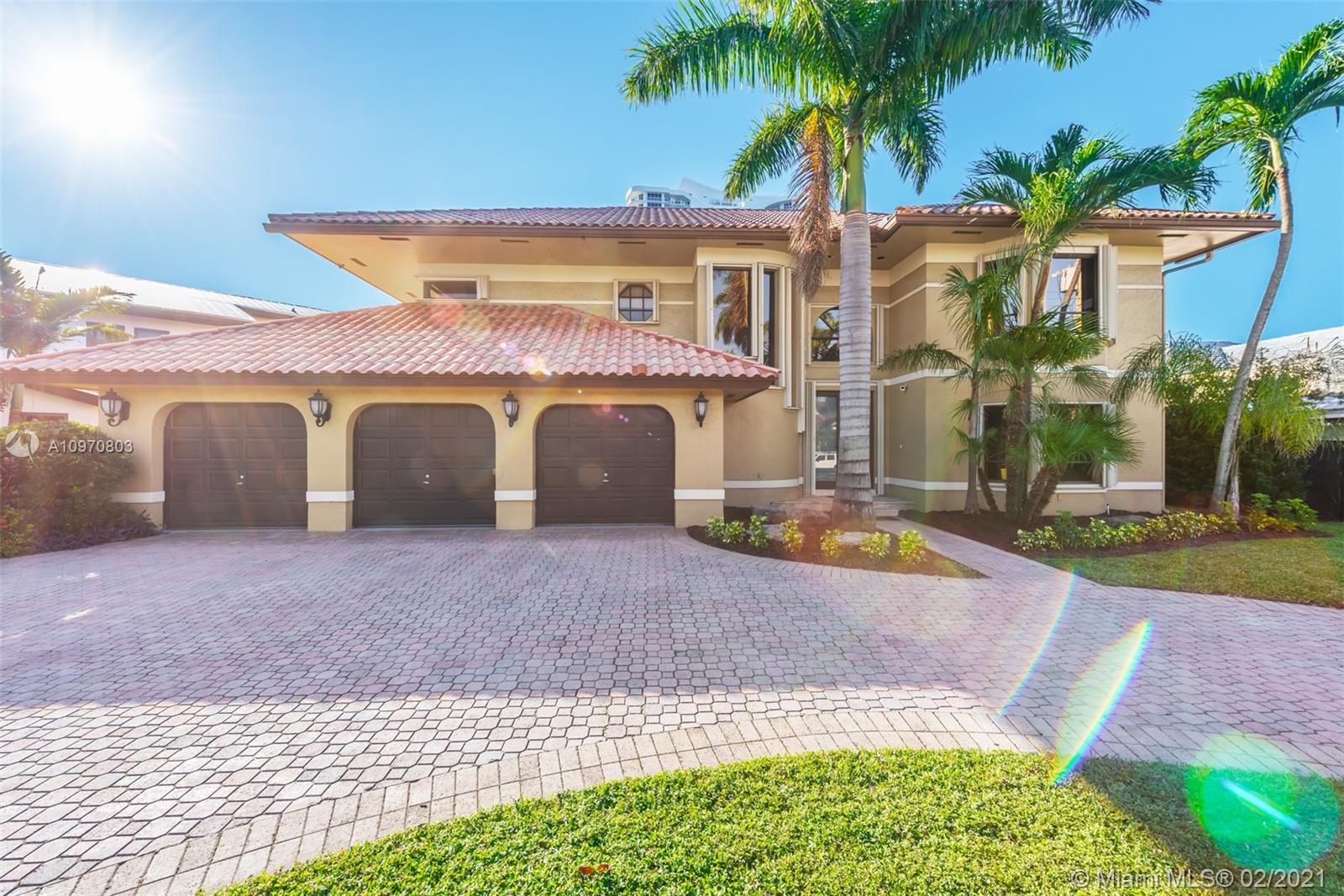 119 Holiday Dr, Hallandale Beach, Florida 33009, 5 Bedrooms Bedrooms, ,4 BathroomsBathrooms,Residential,Sold,GOLDEN ISLES,Holiday Dr,A10970803