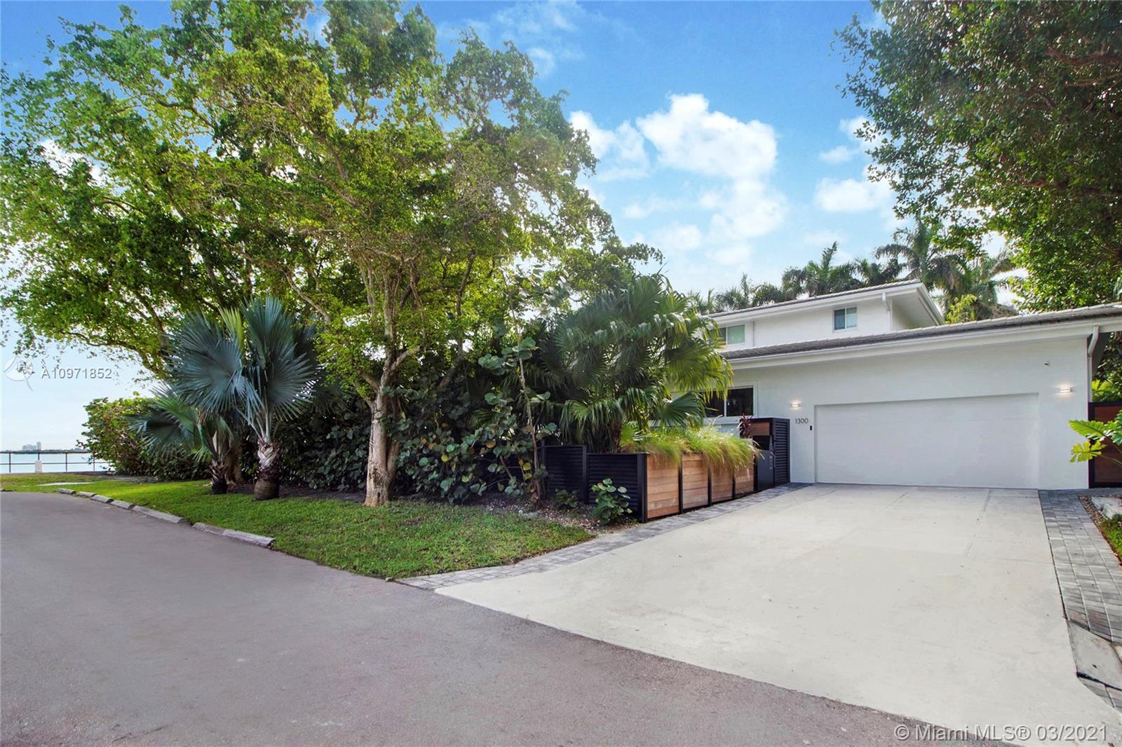 1300 94th St, Miami Shores, Florida 33138, 6 Bedrooms Bedrooms, ,7 BathroomsBathrooms,Residential,Sold,MIAMI SHORES BAY VIEW,94th St,A10971852