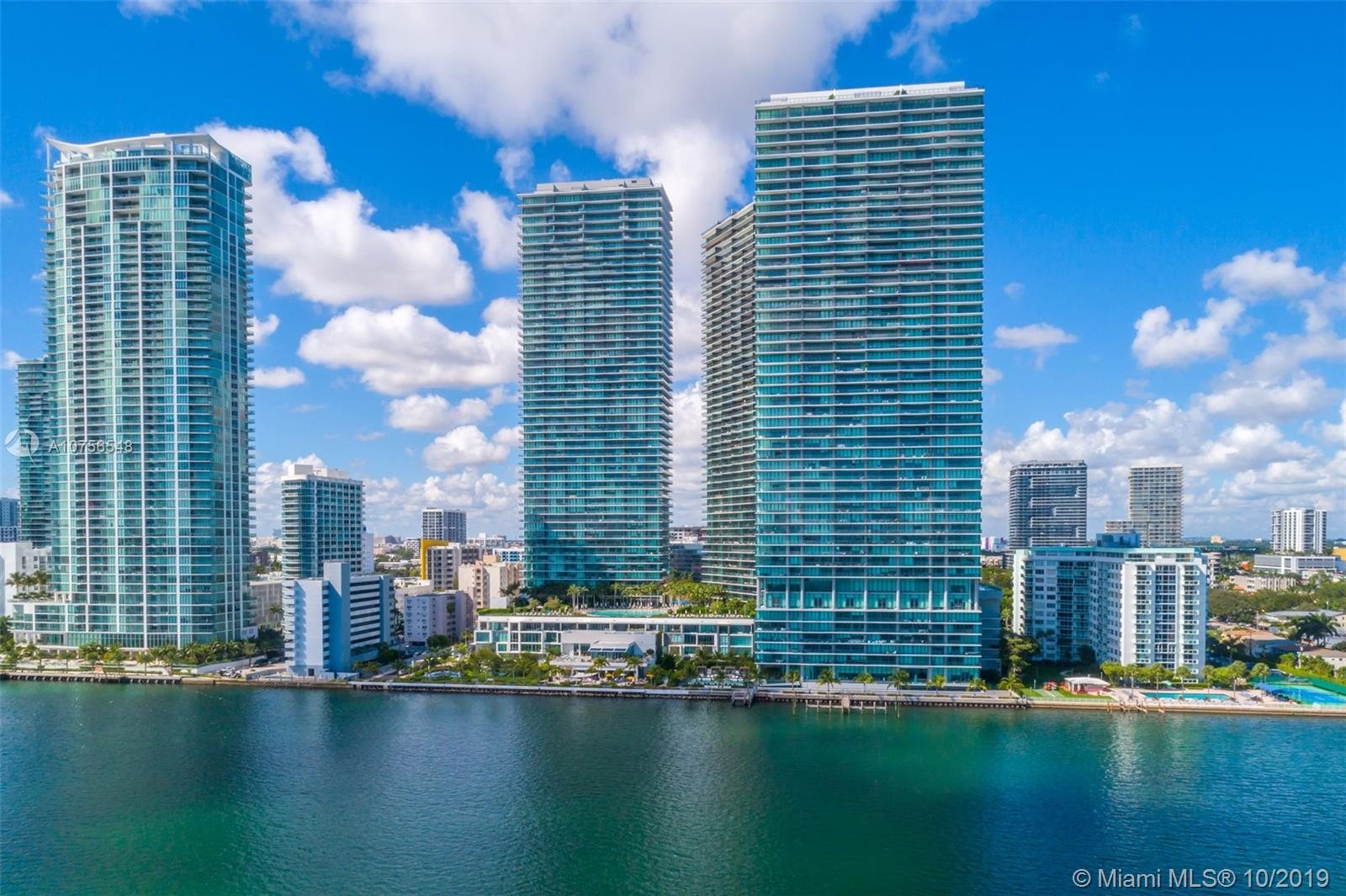 Gran Paraiso on the Edgewater waterfront